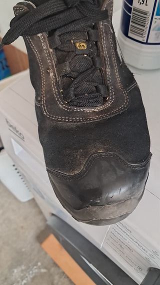 Zapatos de trabajo Diadora negros y grises
