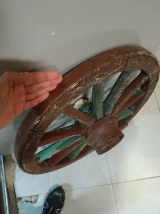 Rueda Antigua de Carro o carreta Militar