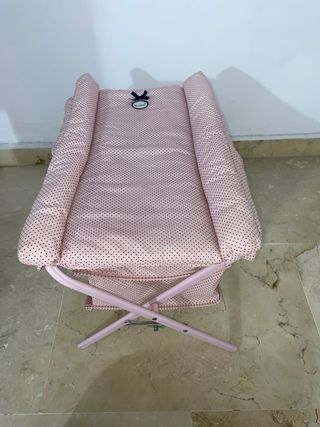 Cambiador de bebé de juguete rosa