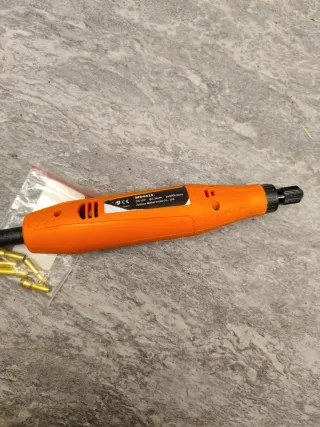 Mini taladro HILDA con accesorios