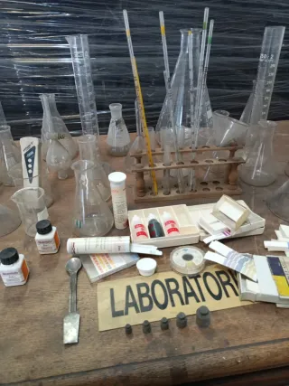 Conjunto material laboratorio