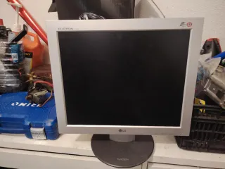 Pantalla LG Flatron L1753S Plata