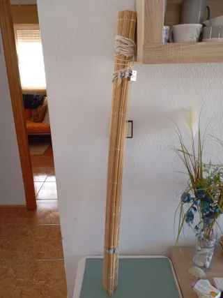 Estor enrollable de bambú natural