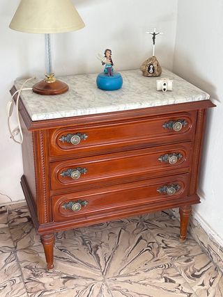 Mesitas de noche de madera y mármol