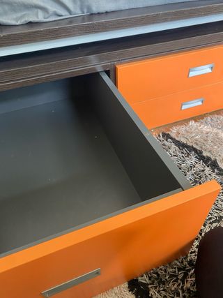 Cama con cajones de madera