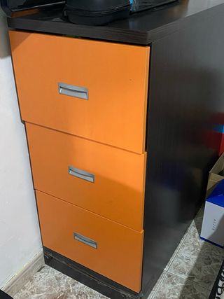 Cama con cajones de madera