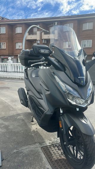 Honda Forza 125cc Negra
