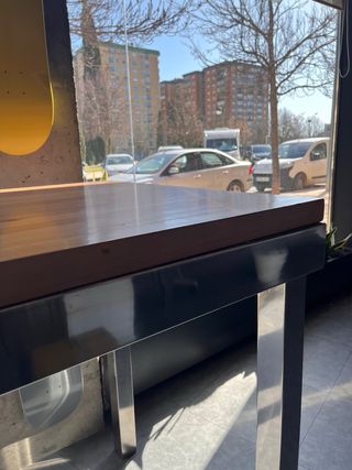 Mesa alta roble macizo y acero