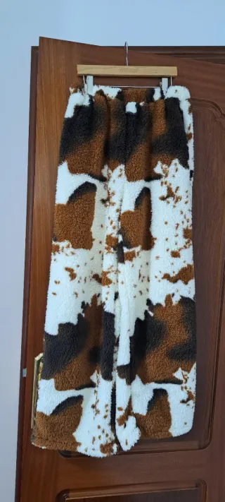 Disfraz Vaca Peluche Abrigo y Bolso