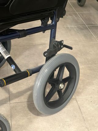 Silla de ruedas NUEVA.
