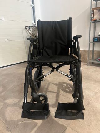 Silla de ruedas NUEVA.