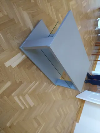 Mesa TV o auxiliar cristal y metal