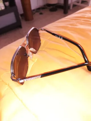 Gafas de sol aviador plateadas y negras