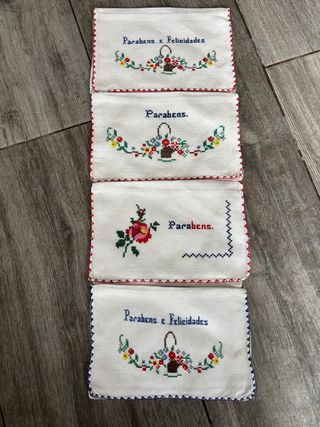 5 Bolsas Linho Bordadas à Mão