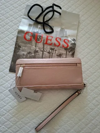 Portafoglio Guess trapuntato rosa con zip