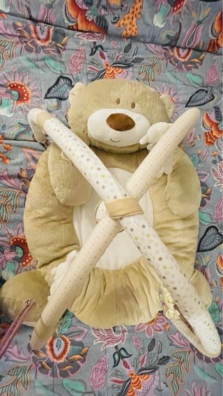 Tapete de juegos para bebé con peluche