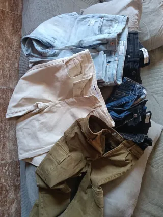 Lote Ropa Bershka Vaqueros y Más Regalo.....