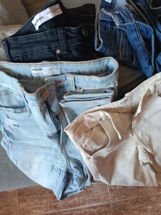 Lote Ropa Bershka Vaqueros y Más Regalo.....