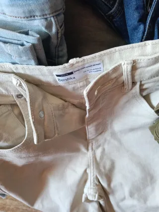 Lote Ropa Bershka Vaqueros y Más Regalo.....