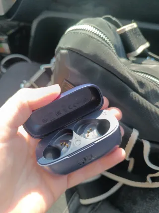 Caja de auriculares JBL