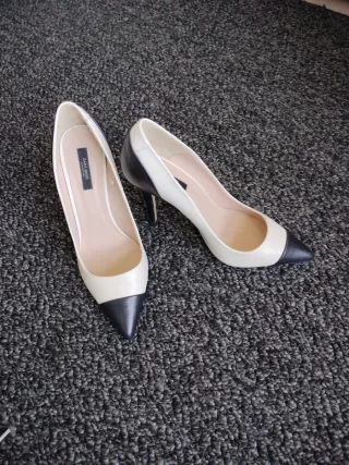 Zapatos de tacón Zara Basic