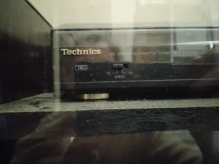 Tocadiscos Technics con Mueble
