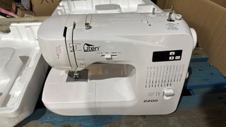 - Uten Máquina de Coser Portatil Electrica 60 Pu