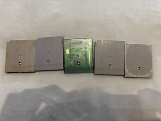 Consola Game Boy Amarilla + 5 Juegos