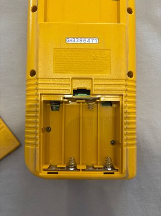 Consola Game Boy Amarilla + 5 Juegos