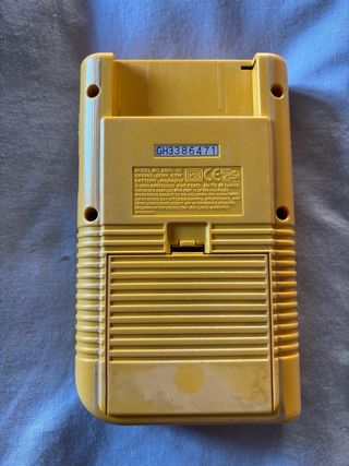 Consola Game Boy Amarilla + 5 Juegos