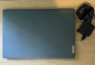 Portátil Lenovo V15-JGL