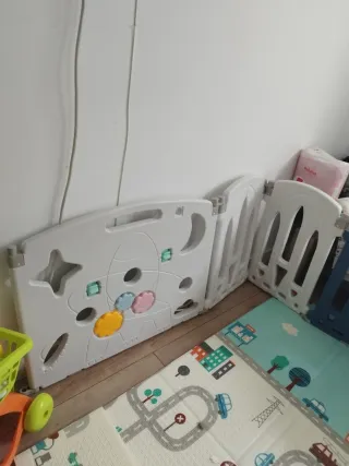 Parque infantil y corralito para bebé