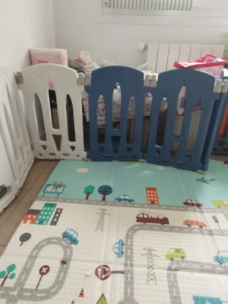 Parque infantil y corralito para bebé