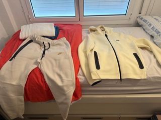 Pantalón Nike Tech Beige