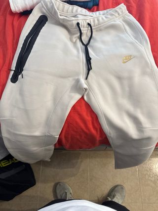Pantalón Nike Tech Beige