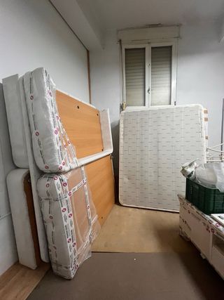 Vendo 2 canapés + 1 colchón (junto o por separado)