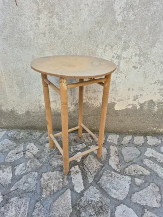 Tavolino rotondo in legno