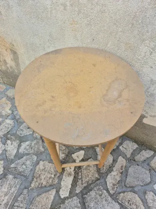 Tavolino rotondo in legno