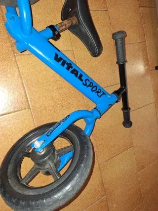 Bicicleta de equilibrio azul Vital Sport