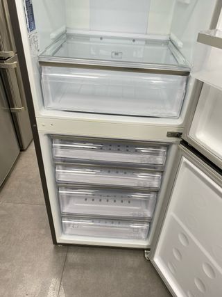 Nevera marca Samsung 202/60cm clase A++ con garant