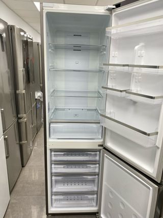 Nevera marca Samsung 202/60cm clase A++ con garant