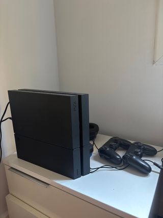 PS4 500GB Negra + 2 Mandos