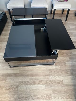 Tavolo da centro moderno in vetro e metallo