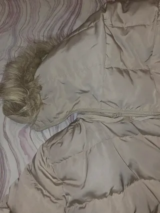 Chaqueta Zara beige mujer con capucha