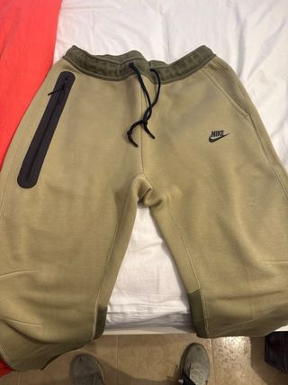 Pantalón Nike Tech Verde Oliva