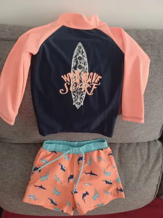 Conjunto de natación infantil tiburones