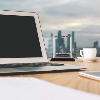 Pendolo di Newton Relaxdays, Decorazione per Scrivania, 5 sfere