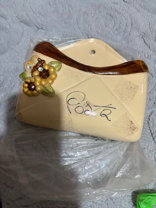 Porta lettere in porcellana decorato