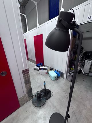 Lámpara de pie HEKTAR  IKEA negra