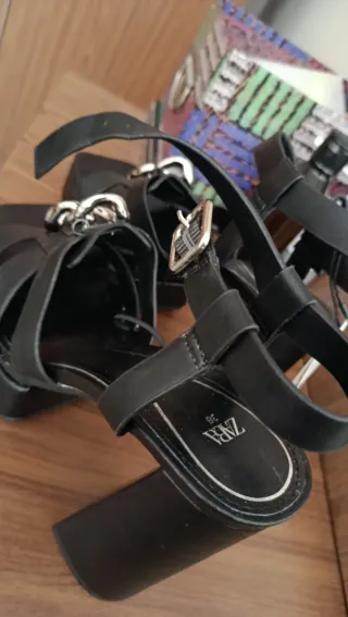 Sandalias Zara